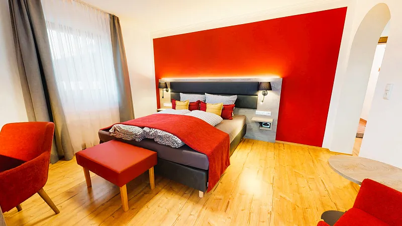 Doppelzimmer Neuwertig — Schlafzimmer mit Boxspringbett